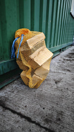 Charger l&#39;image dans la galerie, Sac de bûches etuvées prêt à brûler
